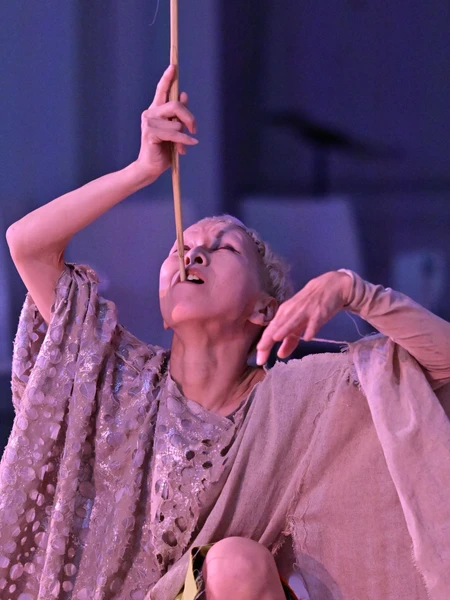 Workshop and Performance | Transforming a Medieval Saga Into a Contemporary Ballad and Dance Performance. Photo Documentation Performance „Ich bin Prinzess Anju“