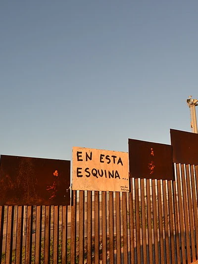 Border Temporalities: Doing Literature in a World of Walls